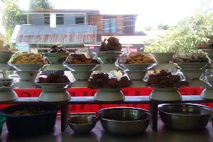 Warung makan padang refetri indah image