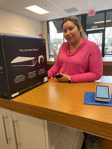 Mobile Phone Repair Shop «CPR Cell Phone Repair Dallas Uptown», reviews and photos, 2806 N Fitzhugh Ave, Dallas, TX 75204, USA