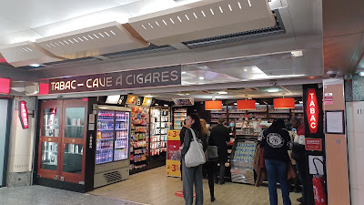 Tabac - cave à cigares à Puteaux