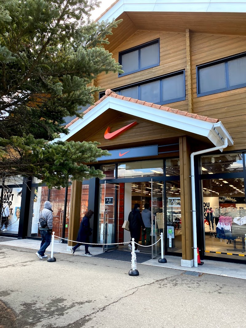 Nike Factory Store軽井沢 長野県軽井沢町軽井沢 スポーツウェア専門店 衣料品 グルコミ