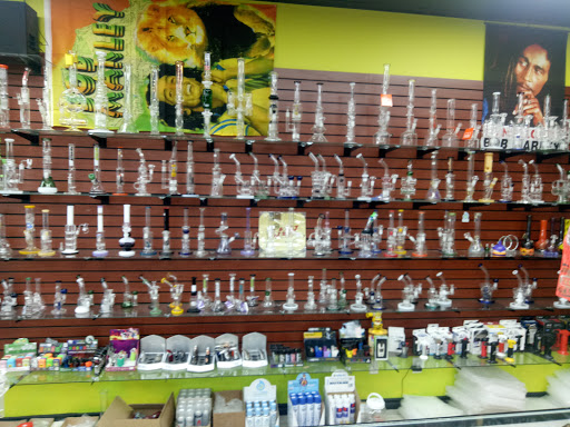 Tobacco Shop «Smoke Center In Longview», reviews and photos, 1016 W Loop 281 Suite # B, Longview, TX 75604, USA