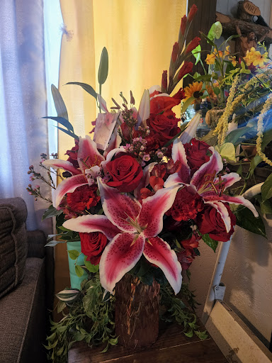 Florist «Artistic Flowers & Gifts», reviews and photos, 6821 Broadway, Denver, CO 80221, USA
