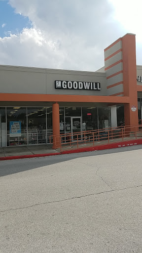 Goodwill Central Texas - McNeil Bookstore - Attended Donation Center image 10