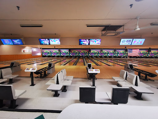 Bowling Alley «4 Seasons Bowling Center», reviews and photos, 1100 W Galena Ave, Freeport, IL 61032, USA