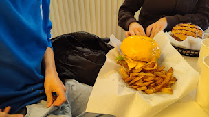 Photo n°13 de Aura Burger and Coffee - Burger à la française - Café - Service Livraison - La Grande-Motte à La Grande-Motte ()