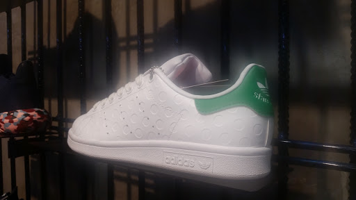 Shoe Store «Adidas Originals», reviews and photos, 8009 Melrose Ave, Los Angeles, CA 90046, USA