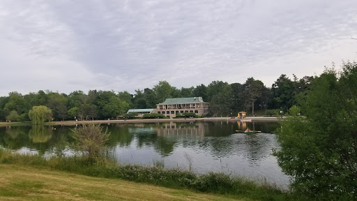 Tourist Attraction «Hoyt Lake», reviews and photos, 199 Lincoln Pkwy, Buffalo, NY 14222, USA