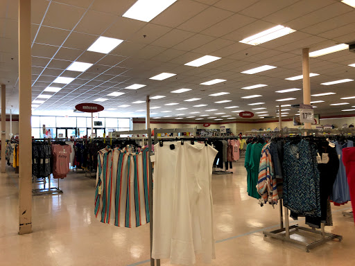 Department Store «Burkes Outlet», reviews and photos, 204 Thompson St, Hendersonville, NC 28792, USA