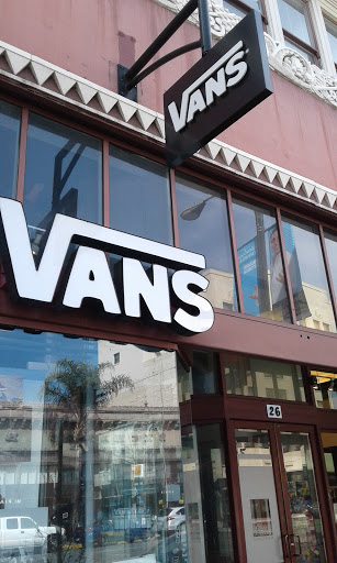 Vans, 28 E Colorado Blvd, Pasadena, CA 91105, USA, 