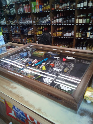 Liquor Store «Springfield Discount Liquor», reviews and photos, 1423 E Kearney St, Springfield, MO 65803, USA