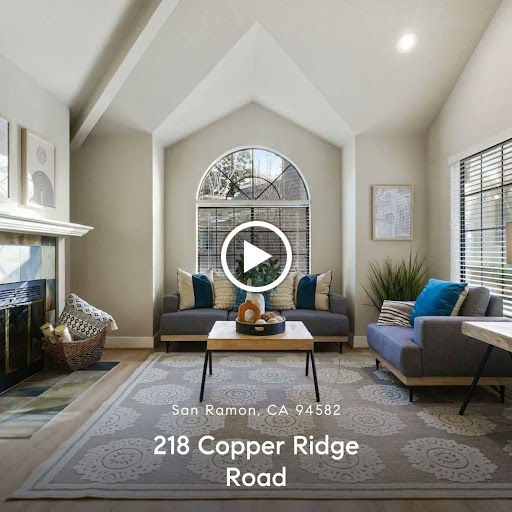 Elena Mendelson, MBA REALTOR with Compass image