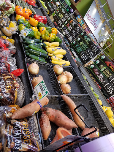 Grocery Store «Fresh Thyme Farmers Market- W. Des Moines», reviews and photos, 2900 University Ave, West Des Moines, IA 50266, USA