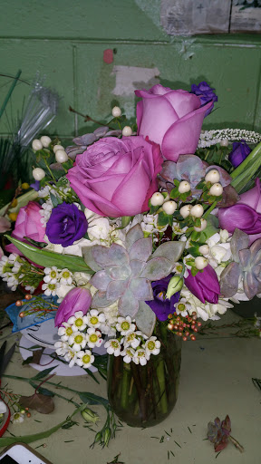 Florist «Post Road English Garden», reviews and photos, 1105 N Post Rd, Indianapolis, IN 46219, USA