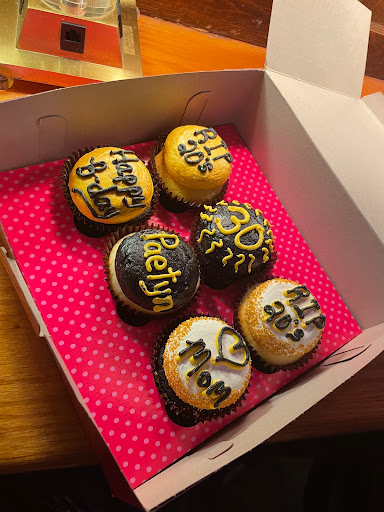 Bakery «Smallcakes Cupcakery & Creamery», reviews and photos, 9699 N Hayden Rd #109, Scottsdale, AZ 85258, USA