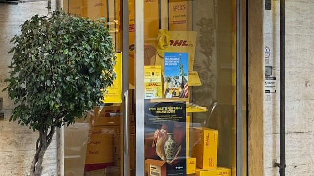 DHL STORE NAPOLI CHIAIA
