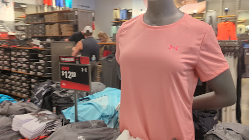 Clothing Store «Under Armour Factory House», reviews and photos, 3026 Outlet Dr, Edinburgh, IN 46124, USA