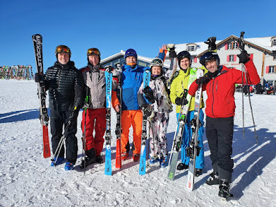 Oberlin Sport GmbH Firststrasse 2, 8835 Feusisberg, Schweiz