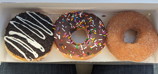 Bakery «Krispy Kreme Doughnuts», reviews and photos, 259 S Stratford Rd, Winston-Salem, NC 27103, USA