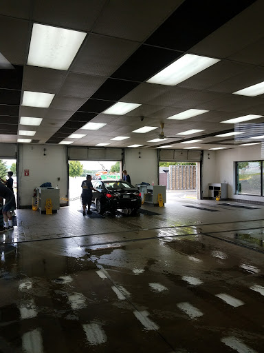 Car Wash «Paradise Full Service Car Wash & Detail Center», reviews and photos, 14324 Huntington Ave, Savage, MN 55378, USA