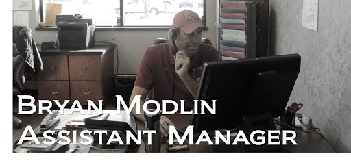 Auto Glass Shop «Eustis Body Shop», reviews and photos, 720 Central Ave, Kearney, NE 68847, USA