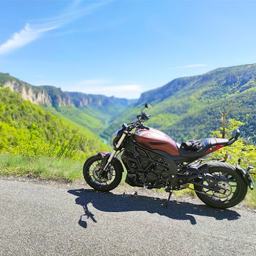 Easy Renter | Location Moto & Scooter Millau - Trip-Où à Rivière-sur-Tarn