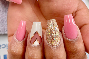 Le's Nails And Spa image