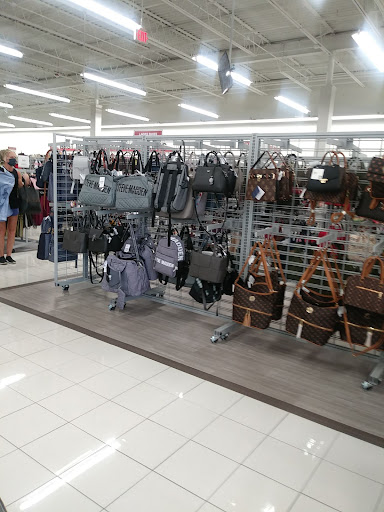 Clothing Store «Burlington Coat Factory», reviews and photos, 4790 Everhard Rd NW, Canton, OH 44718, USA