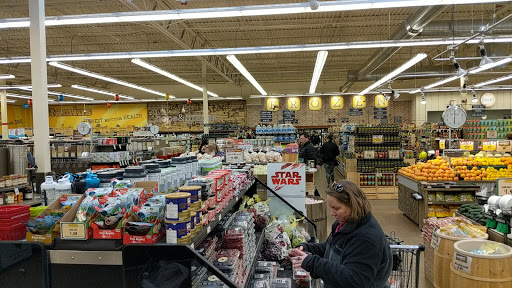 Grocery Store «Fresh Thyme Farmers Market- W. Des Moines», reviews and photos, 2900 University Ave, West Des Moines, IA 50266, USA