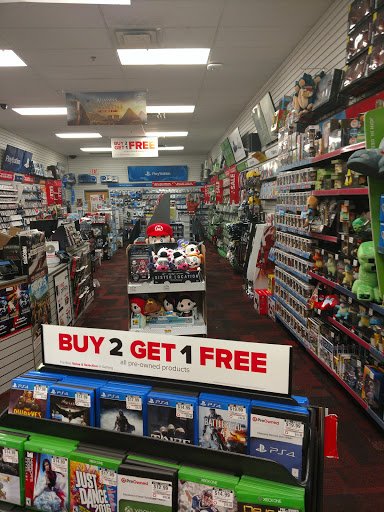 Video Game Store «GameStop», reviews and photos, 3424 W Shore Dr STE 20, Holland, MI 49424, USA