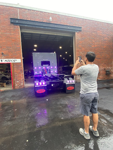 Auto Repair Shop «Circle Truck & Car Painting & Repair Center», reviews and photos, 4520 Commerce Cir SW, Atlanta, GA 30336, USA