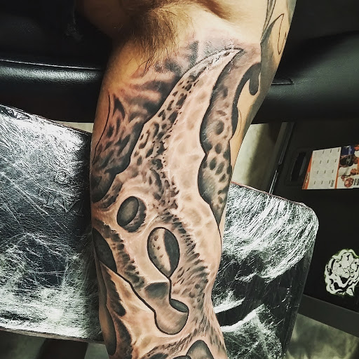 Tattoo Shop «Six1Six Tattoo Studio», reviews and photos, 526 Leonard St NW, Grand Rapids, MI 49504, USA