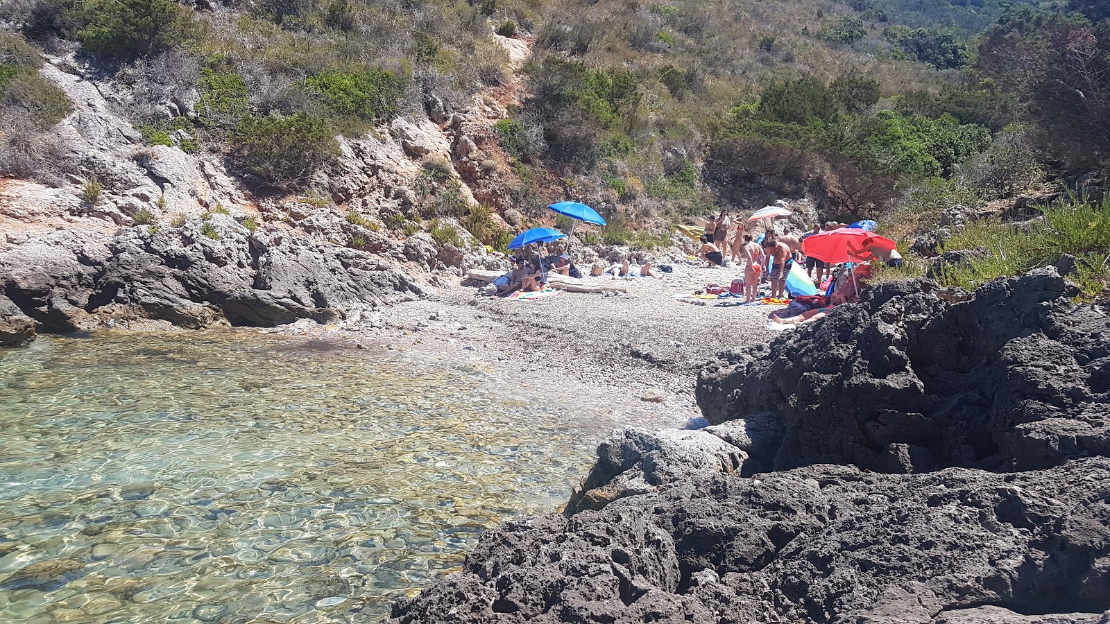 Foto de La Cacciarella rodeado de montañas