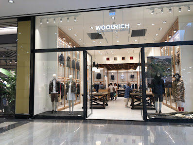 Woolrich Store Oriocenter Via Portico, 71, 24050 Orio al Serio BG, Italia