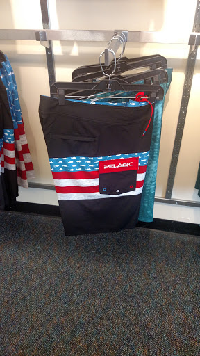 Marine Supply Store «West Marine», reviews and photos, 30060 S River Rd, Harrison Charter Township, MI 48045, USA