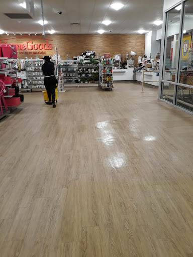 Shopping Mall «The Bay Terrace», reviews and photos, 23-98 Bell Blvd, Bayside, NY 11360, USA