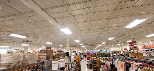 Department Store «T.J. Maxx», reviews and photos, 3111 111th St, Naperville, IL 60540, USA