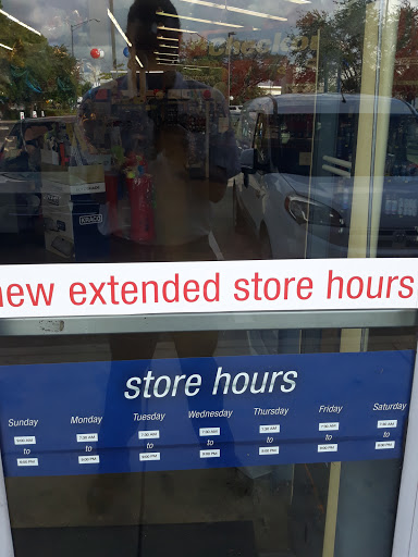 Auto Parts Store «Pep Boys Auto Parts & Service», reviews and photos, 601 Sunrise Boulevard, Fort Lauderdale, FL 33304, USA