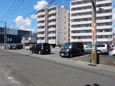月極駐車場（共栄産業看板）