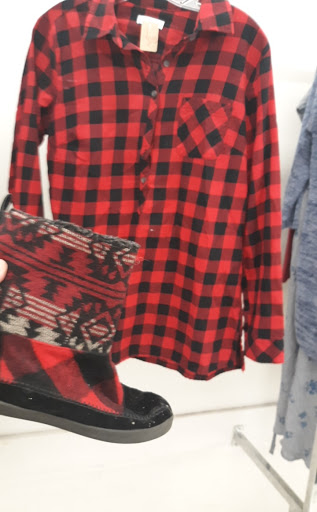 Thrift Store «Volunteers of America Thrift Store-North Columbus- Indianola», reviews and photos, 3620 Indianola Ave, Columbus, OH 43214, USA