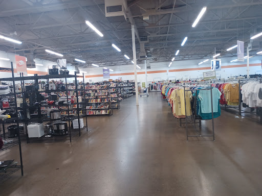 Thrift Store «Thunderbird & Scottsdale Goodwill Retail Store & Donation Center», reviews and photos, 14202 N Scottsdale Rd, Scottsdale, AZ 85254, USA