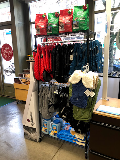 Pet Supply Store «Unleashed by Petco», reviews and photos, 81 7th Ave, Brooklyn, NY 11217, USA
