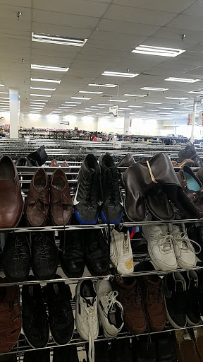 Thrift Store «Goodwill Tampa Store», reviews and photos