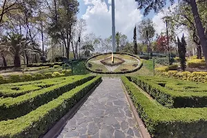 Parque Hundido image