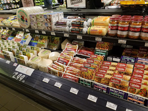 Grocery Store «Schnucks», reviews and photos, 2030 Dorsett Rd, Maryland Heights, MO 63043, USA