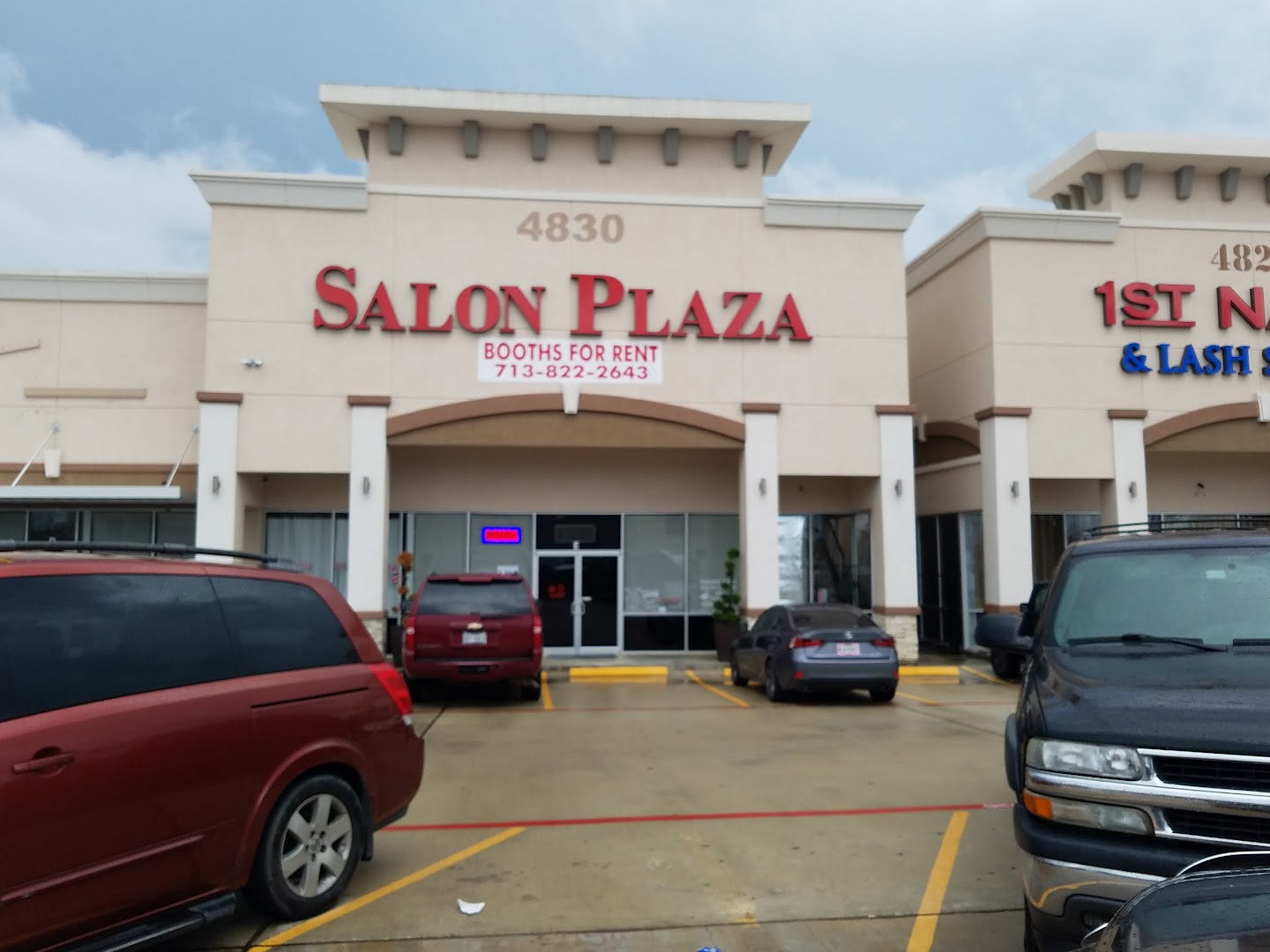 Salon Plaza