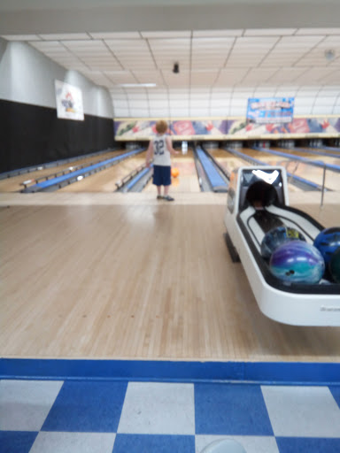 Bowling Alley «Hudson Bowling Lanes», reviews and photos, 109 S Market St, Hudson, MI 49247, USA