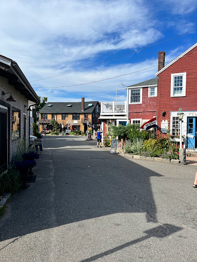 Leather Goods Store «Bearskin Neck Leather Merchant», reviews and photos, 7 Old Harbor Rd, Rockport, MA 01966, USA
