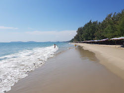 Photo de Laem Mae Phim Beach avec un niveau de propreté de très propre