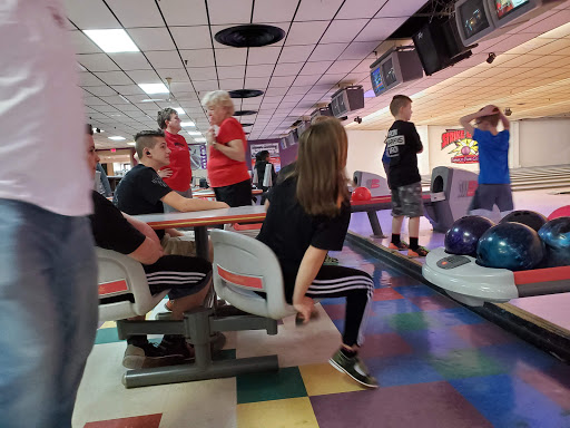 Bowling Alley «Strike & Spare Family Fun Center», reviews and photos, 6220 Shepherdsville Rd, Louisville, KY 40228, USA