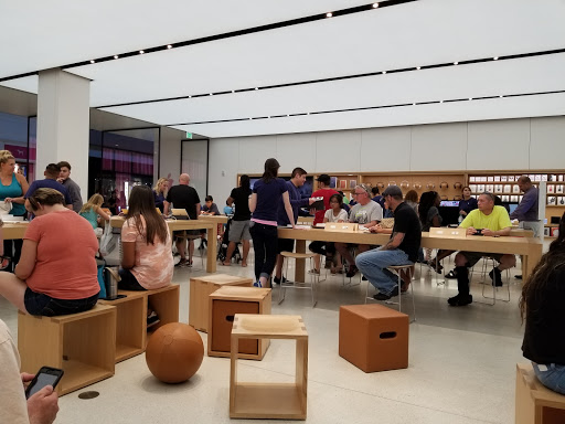 Computer Store «Apple Arrowhead», reviews and photos, 7700 W Arrowhead Towne Center, Glendale, AZ 85308, USA